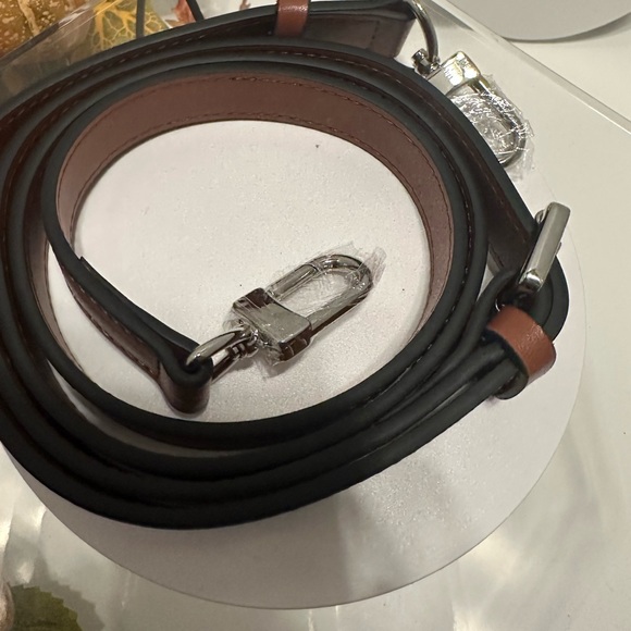 Unbranded Leather Strap - Beige w/Gold hardware OR Brown w/Silver hardware 47” - Picture 5 of 8